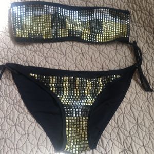 Strapless sparkle bikini